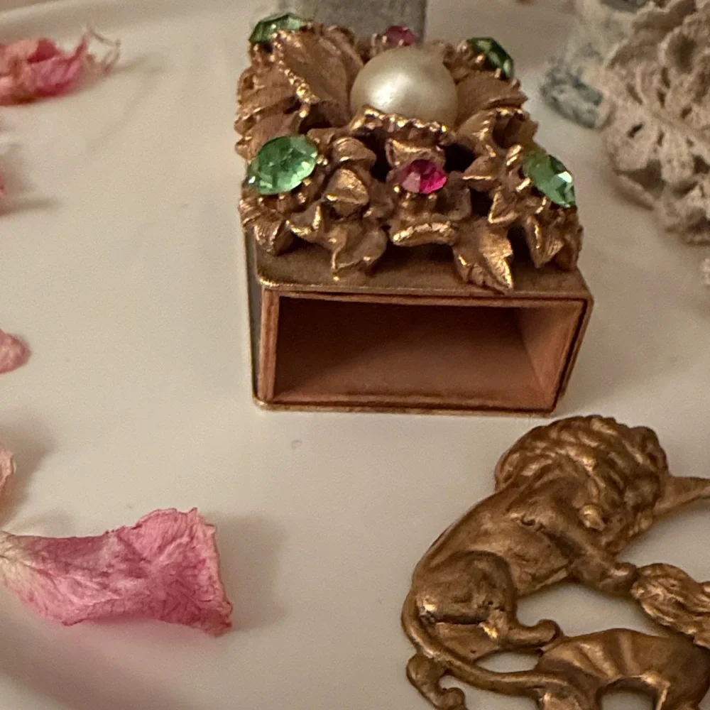 Florenza Vintage Gold Floral Jeweled Matchbox with Pearl Accent - Picture 6 of 9